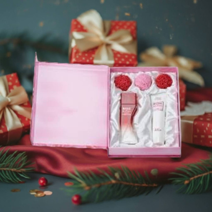 Cofre Regalo Rosa Señora (Perfume 50 ml + 3 Jabones Glicerina 30 gr + Crema de Manos 75 ml) (Tipo Libro)